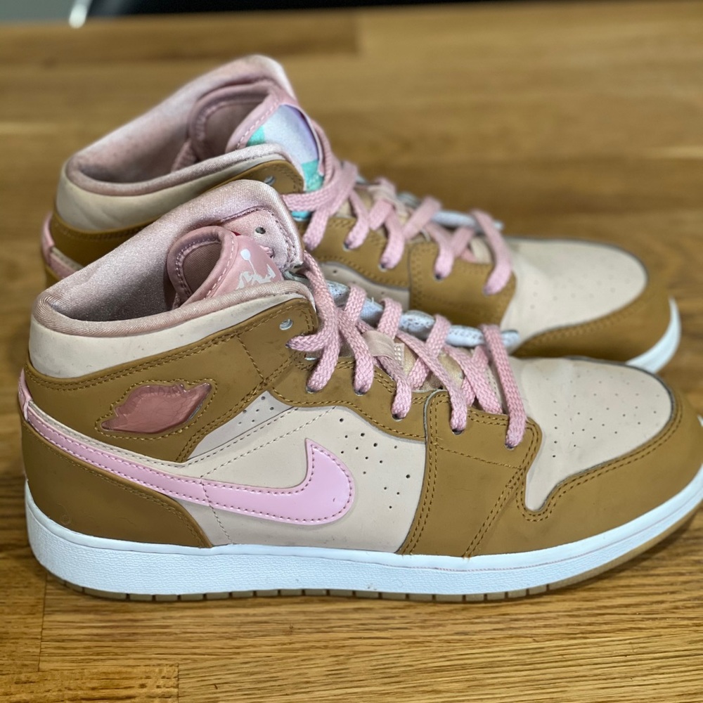 Jordan 1 Retro Lola Bunny (GS)